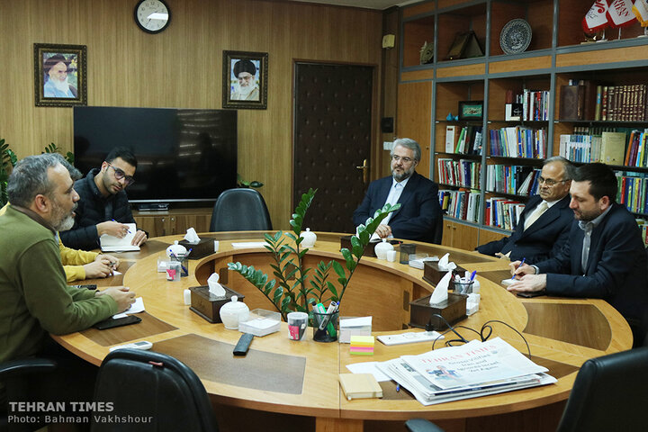 Tehran Times hosts ECO Secretary-General