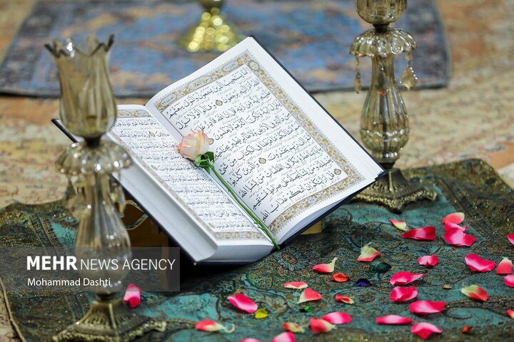 فضیلت عظیم تلاوت قرآن کریم در ماه رمضان؛ زندگی با آیههای رهنما فضیلت عظیم تلاوت قرآن کریم در ماه رمضان؛ زندگی با آیههای رهنما