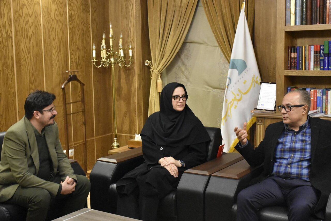 نقش کتابخانههای عمومی در توسعه فرهنگی و تقویت هویت ملی نقش کتابخانههای عمومی در توسعه فرهنگی و تقویت هویت ملی