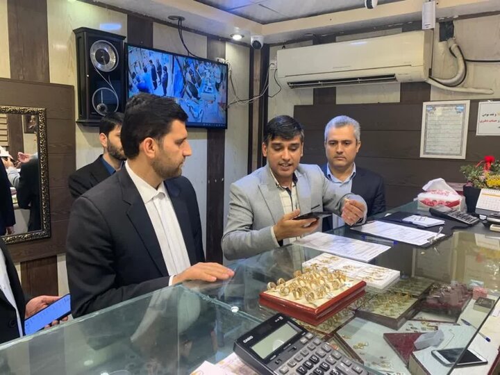 نظارت بر طلافروشیهای کنگان برای مقابله با گرانفروشی نظارت بر طلافروشیهای کنگان برای مقابله با گرانفروشی