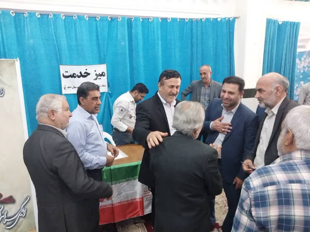 خانوادههای معزز شهدا، جانبازان و ایثارگران سرمایههای کشور هستند