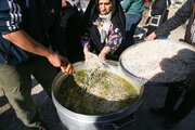 پخت ۴۰ دیگ آش نذری در بجنورد به مناسبت ولادت امام حسن مجتبی(ع)