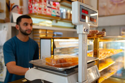 نرخ زولبیا و بامیه، آش و حلیم در اصفهان اعلام شد