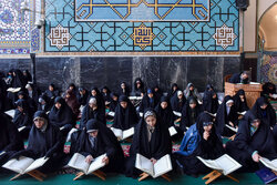 محفل اُنس با قرآن کریم در حرم مطهر رضوی