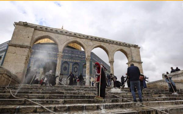 رمضان در فلسطین؛ از پختن«مقلوبه» تا آویزان کردن فانوس در مساجد