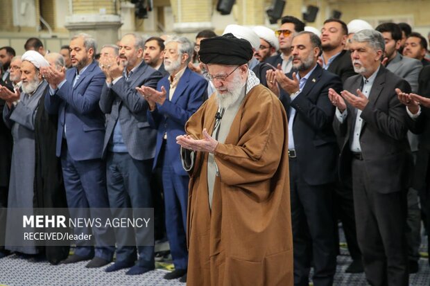 دیدار شاعران با رهبر معظم انقلاب اسلامی 3