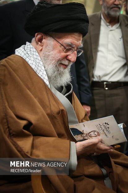 دیدار شاعران با رهبر معظم انقلاب اسلامی دیدار شاعران با رهبر معظم انقلاب اسلامی
