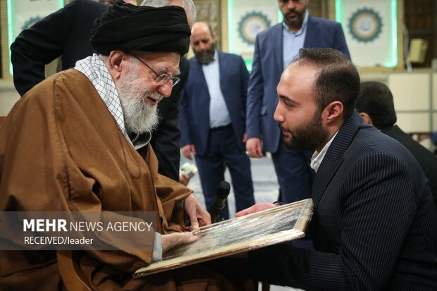 دیدار شاعران با رهبر معظم انقلاب اسلامی 8