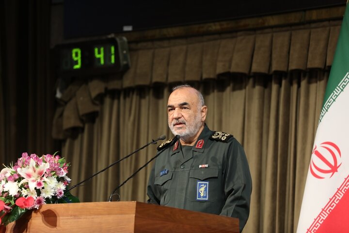 سرلشکر سلامی: هر تهدیدی را با واکنشی قاطع پاسخ میدهیم