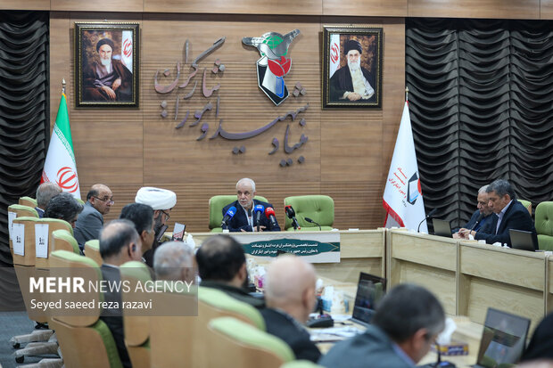 نشست پژوهشگران فعال ایثار و شهادت با رئیس بنیاد شهید