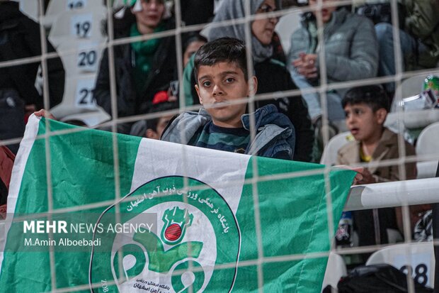 لیگ برتر فوتبال - ذوب آهن و استقلال 18