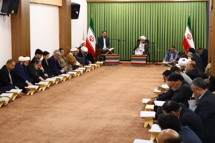 طرح« زندگی با آیه ها» از بهترین برنامه های قرآنی است طرح« زندگی با آیه ها» از بهترین برنامه های قرآنی است