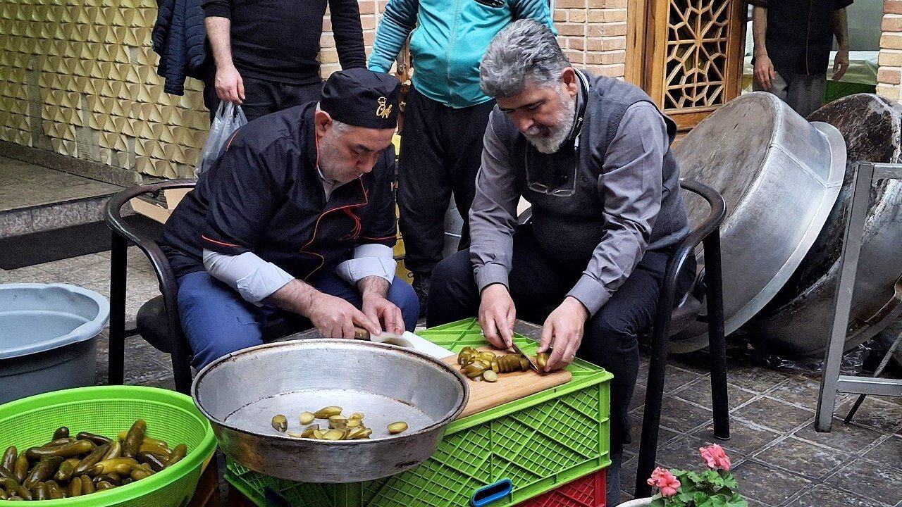 آشپزخانهای که گرهها را باز میکند! آشپزخانهای که گرهها را باز میکند!