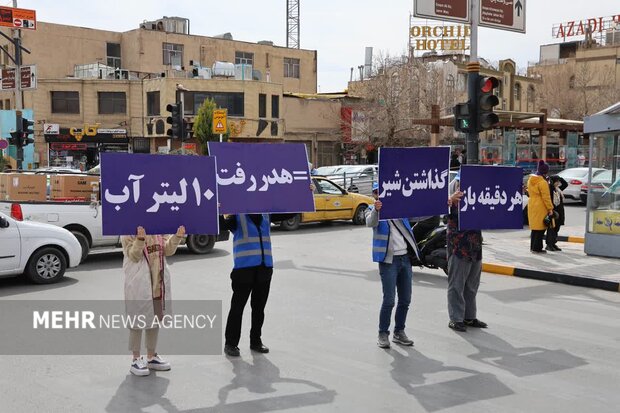 توصیه «بیکلام» شهروندان اصفهانی به مدیریت مصرف آب توصیه «بیکلام» شهروندان اصفهانی به مدیریت مصرف آب