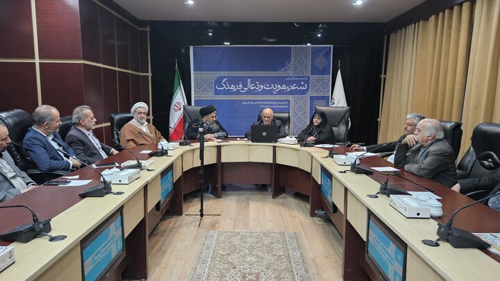 حمایت از انجمنهای ادبی و ایجاد برندهای فرهنگی شاخص خراسان رضوی