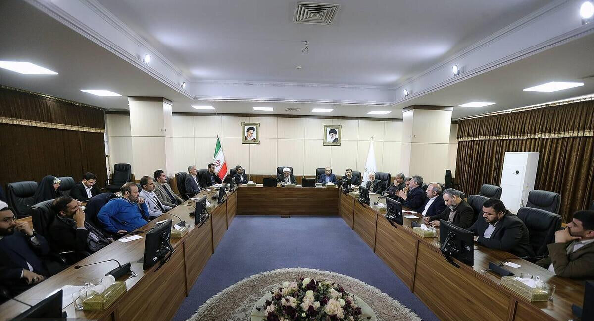 حاشیههای خواندنی نشست سه ساعته آملی لاریجانی با اصحاب رسانه 2