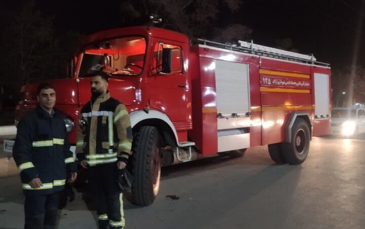 آماده باش ۲۱۸ آتش نشان در ۲۱ نقطه حادثه خیز در شب چهارشنبه آخرسال