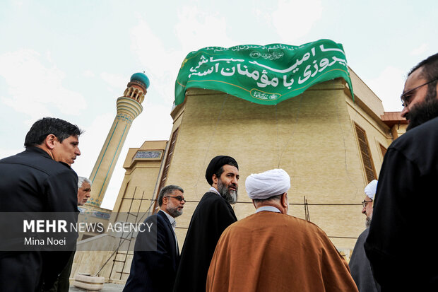 آیین رونمایی از ابرپرچم طرح ملی" زندگی با آیه ها" در تبریز