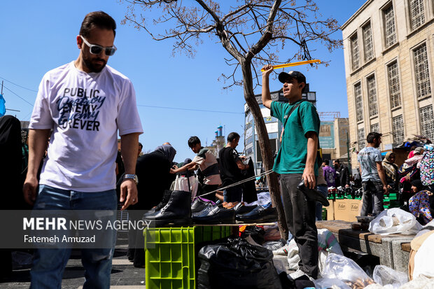 حال و هوای بازار شب عید ۱۴۰۴؛ رکود بازار و شلوغی بیخرید در اراک