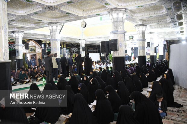 رونمایی از سرود استانی زندگی با آیه ها در بیرجند