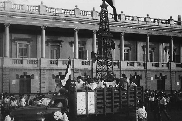 Bugün İran petrolü üzerindeki İngiliz imtiyazlarının kaldırılmasının 74. yılı