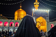 مرقد الأمام الرضا (ع) في ثاني ليلة من ليالي القدر