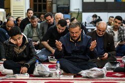 شور راز و نیاز همزمان با شب قدر در مازندران