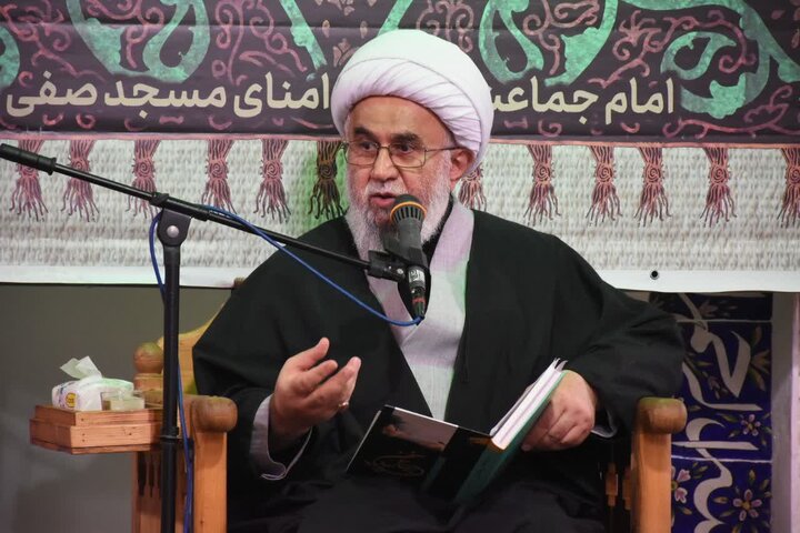 آیت الله رمضانی: خلوت نشینی با خداوند موجب تحول در فرد می‌شود