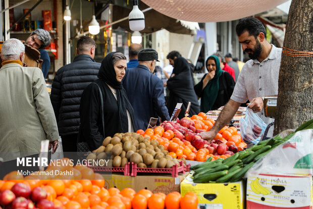 بازار میوه اردبیل در آستانه نوروز ۱۴۰۴