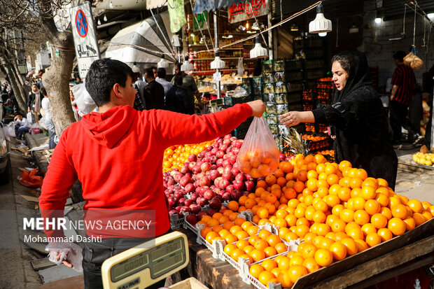 بازار میوه اردبیل در آستانه نوروز ۱۴۰۴