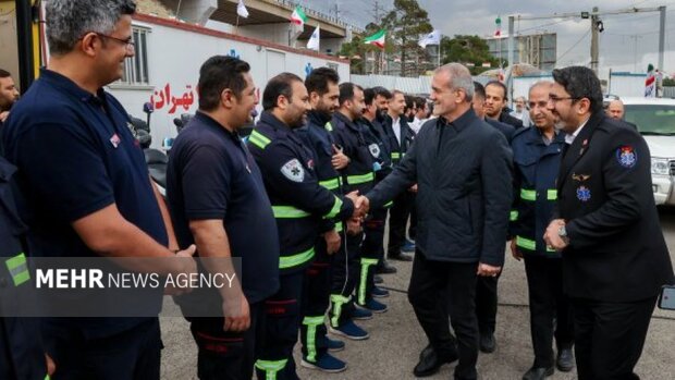 زيارة مفاجئة لرئيس الجمهورية إلى محطة طوارئ على جانب الطريق في البرز