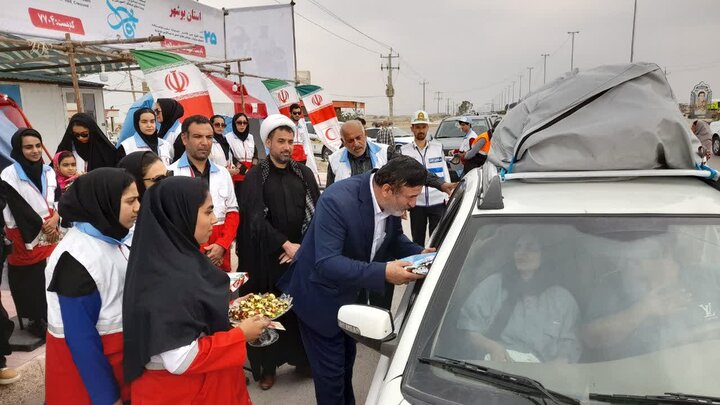 مسافران نوروزی در دیلم استقبال شدند