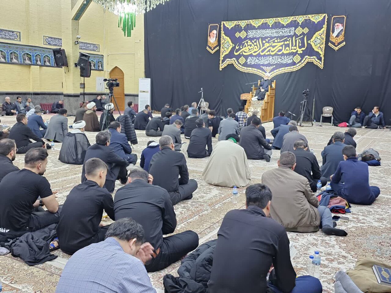 سوگ و نیایش در شبهای قدر سنندج؛ مراسم عزاداری امام علی(ع) برگزار شد