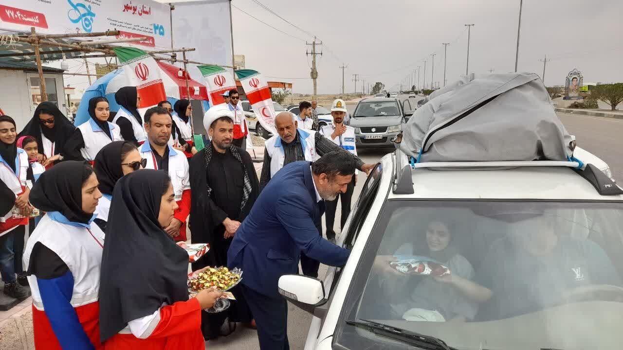 مسافران نوروزی در دیلم استقبال شدند