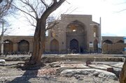 سردر کاروانسرای تاریخی نطنز بر اثر زلزله ۴.۵ ریشتری فروریخت