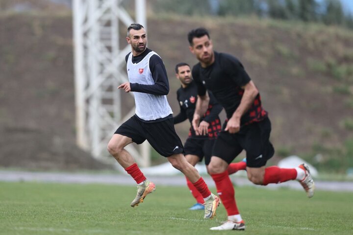 تمرین پرسپولیسیها زیر بارش باران بدون مصدوم