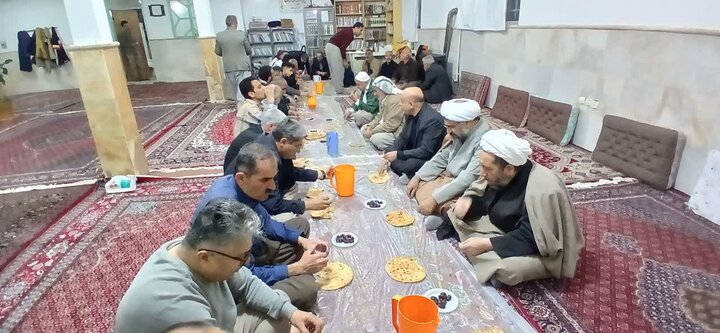 شب زندهداری و نیایش در مسجد امام حسین (ع) روستای کروندان