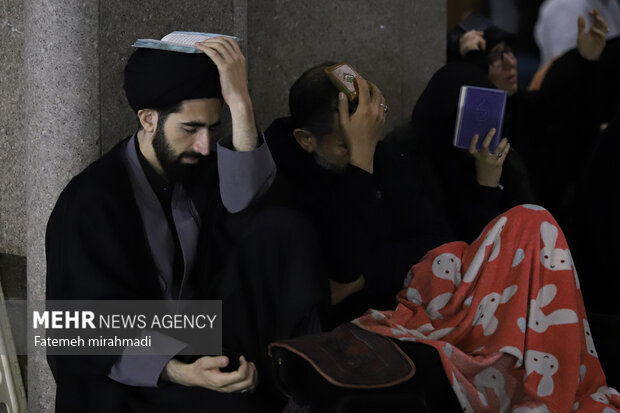 مراسم احیای شب بیست و یکم ماه رمضان در مصلای تهران 41