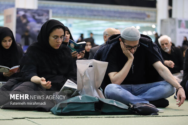 مراسم احیای شب بیست و یکم ماه رمضان در مصلای تهران 19