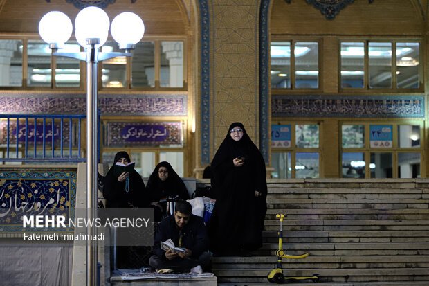 مراسم احیای شب بیست و یکم ماه رمضان در مصلای تهران 24
