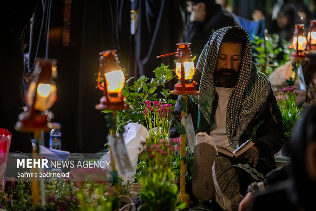 أحياء ليلة الـ21 من ليالي القدر في مقبرة جنة الزهراء في طهران