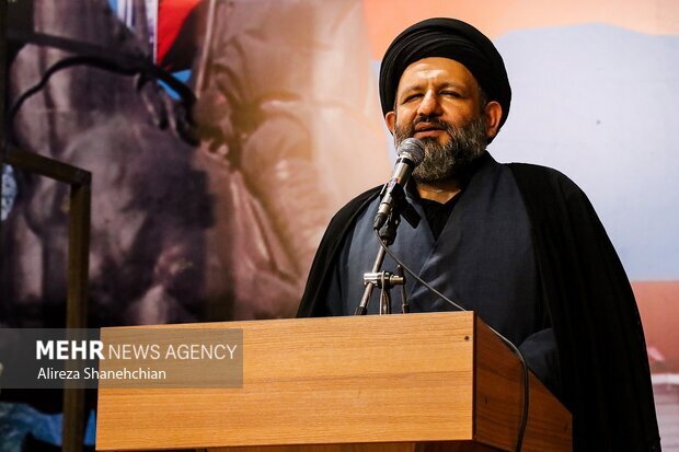 امام جمعه لاهیجان: آمریکا همواره در پی نفوذ و سلطه است امام جمعه لاهیجان: آمریکا همواره در پی نفوذ و سلطه است