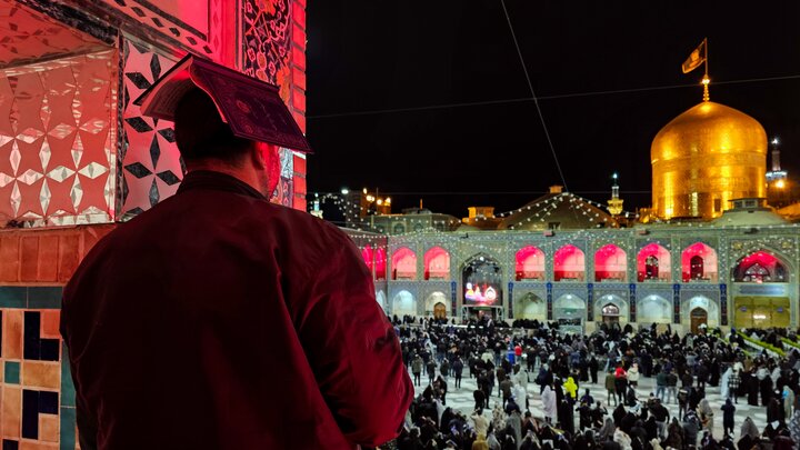 شب قدر بارانی در حرم مطهر امام رضا(ع)