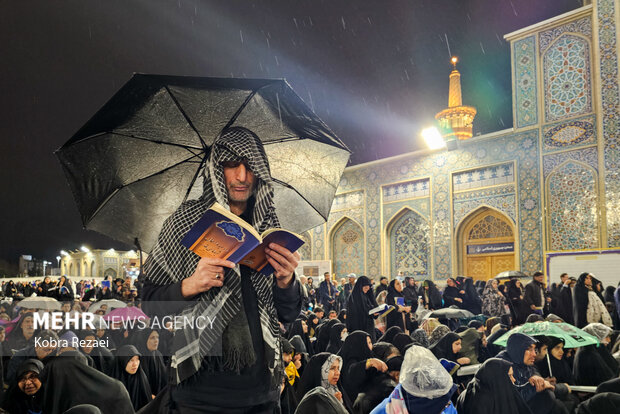 سومین شب قدر در حرم امام رضا (ع)