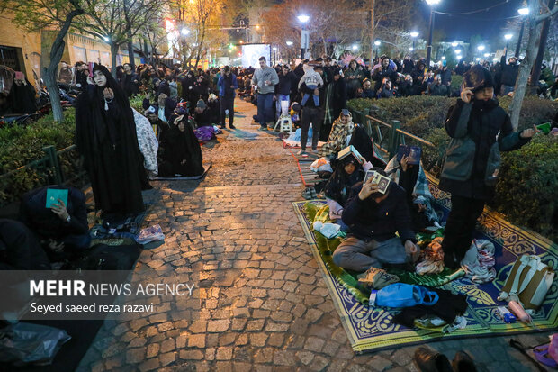 مراسم احیای شب بیست و سوم ماه رمضان در مسجد ارک تهران