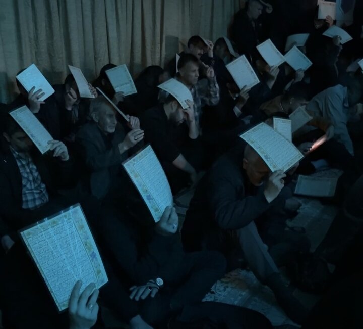 نجوای عاشقان شب قدر؛ احیای شب ۲۳ رمضان در آستان مقدس شاهزاده ابراهیم