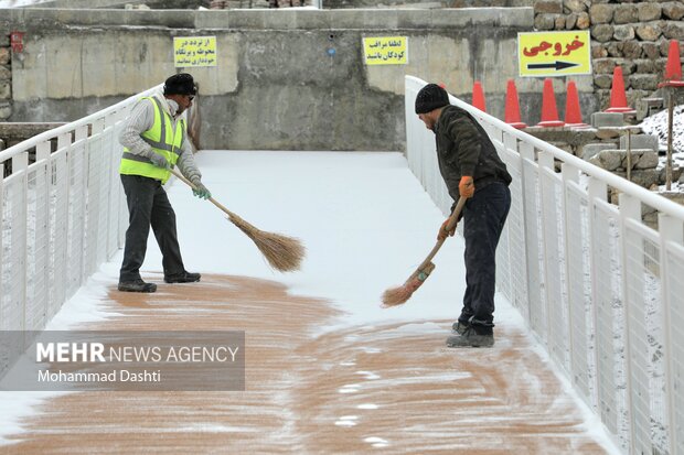 بارش رقصان برف بهاری در اردبیل؛ سفیدی پاکبازانه در نوروز
