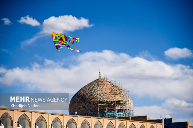 نوروز در نصفجهان؛ گردشگران چه تجربهای از اصفهان ۱۴۰۴ با خود بردند؟
