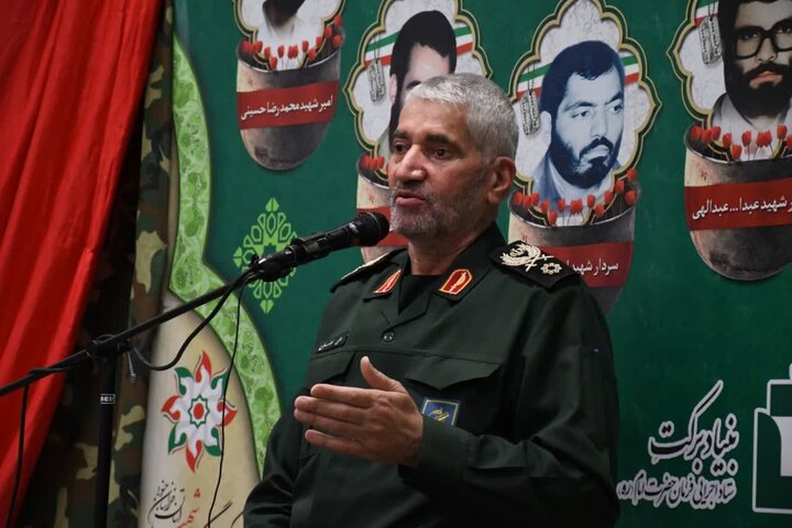 حضور ما در جزیره امن ایران نتیجه ایثارگریهای شهدا است