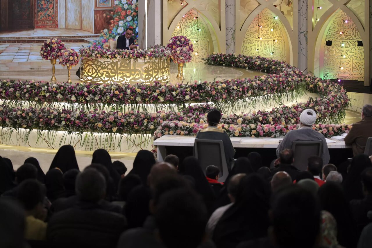 وقتی قرآنهای خاک خورده روی طاقچه ورق خورد